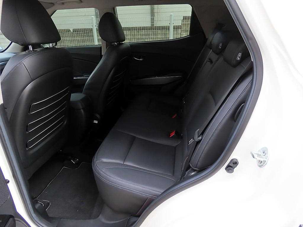 Ssangyong Tivoli - Vista 6