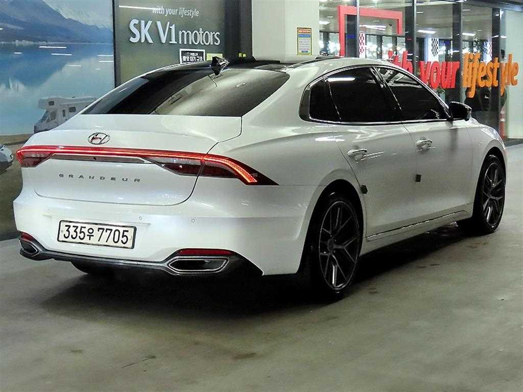 HYUNDAI Grandeur - Vista 4