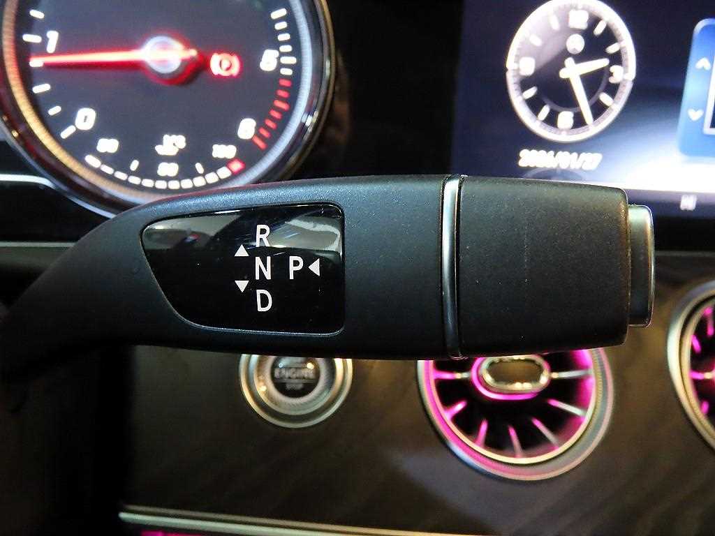 Mercedes Benz E class - Vista 12