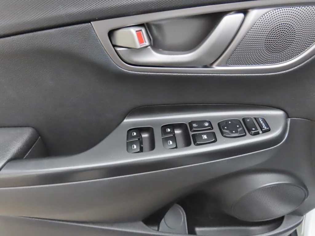 HYUNDAI Kona - Vista 6