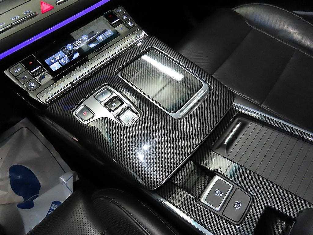 HYUNDAI Grandeur - Vista 12