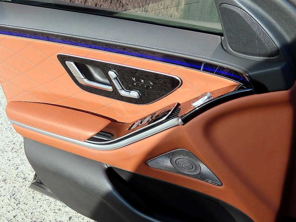 Mercedes Benz S Class - Vista 12