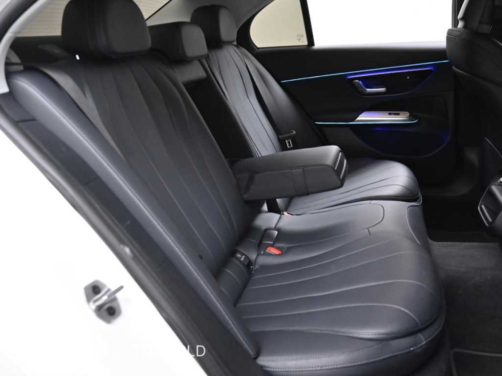 Mercedes Benz E class - Vista 12