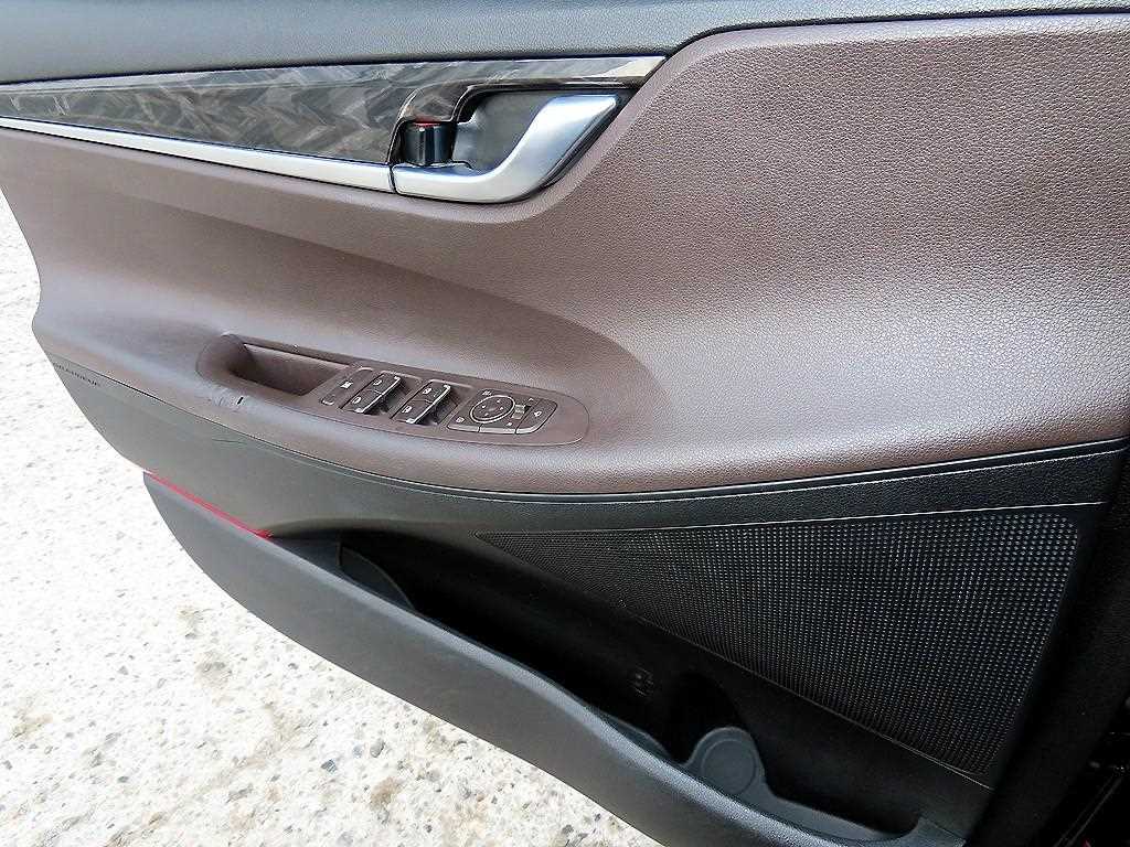 HYUNDAI Grandeur - Vista 11