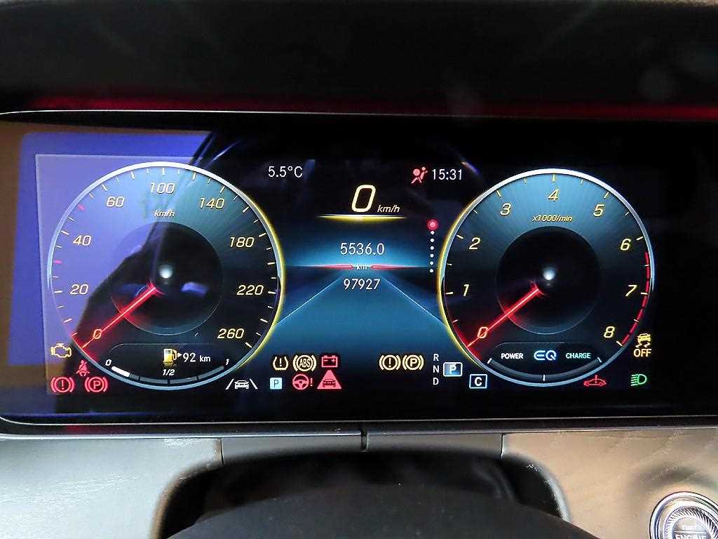 Mercedes Benz E class - Vista 8