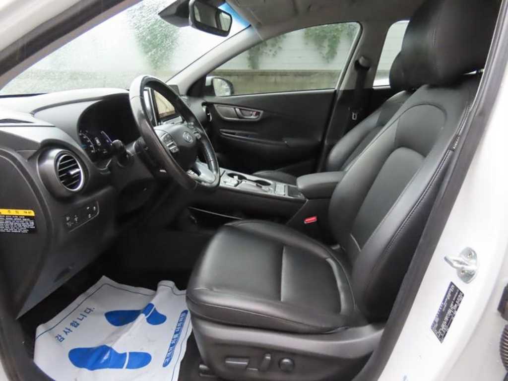 HYUNDAI Kona - Vista 5