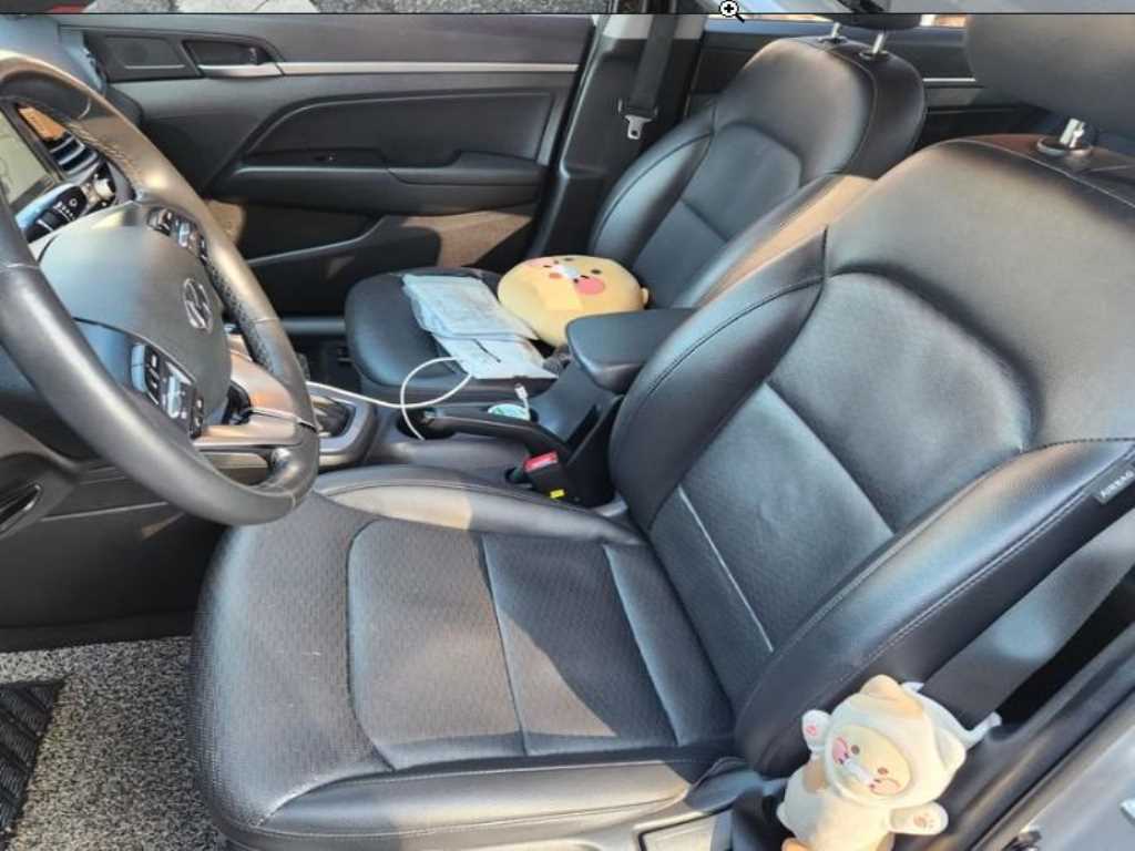 HYUNDAI Avante - Vista 7