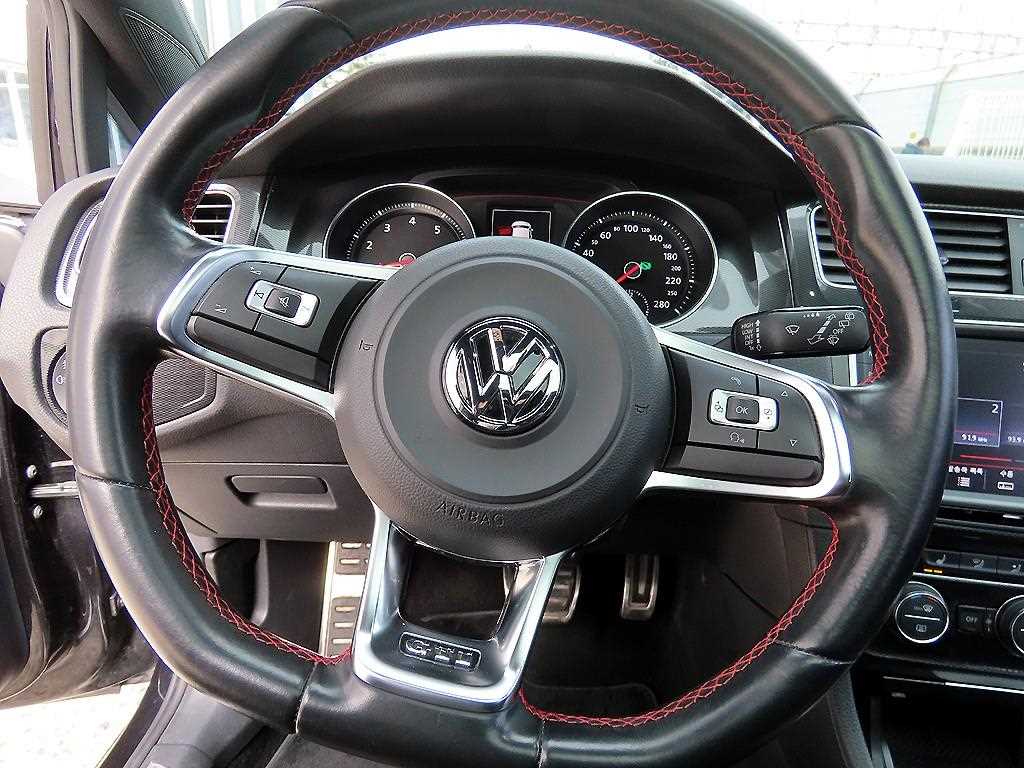 Volkswagen Golf - Vista 8