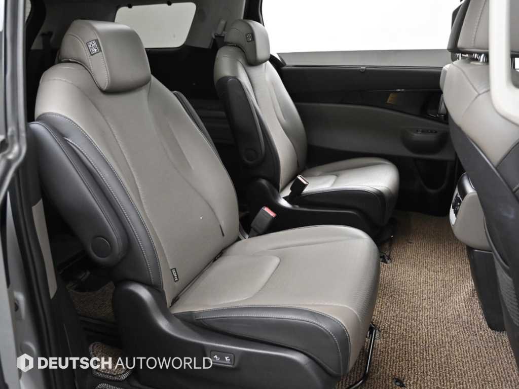 KIA Carnival - Vista 12