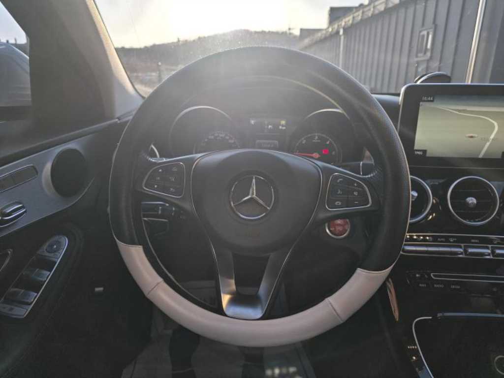 Mercedes Benz C Class - Vista 8