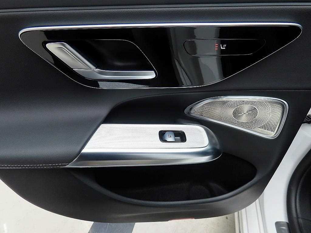 Mercedes Benz E class - Vista 12