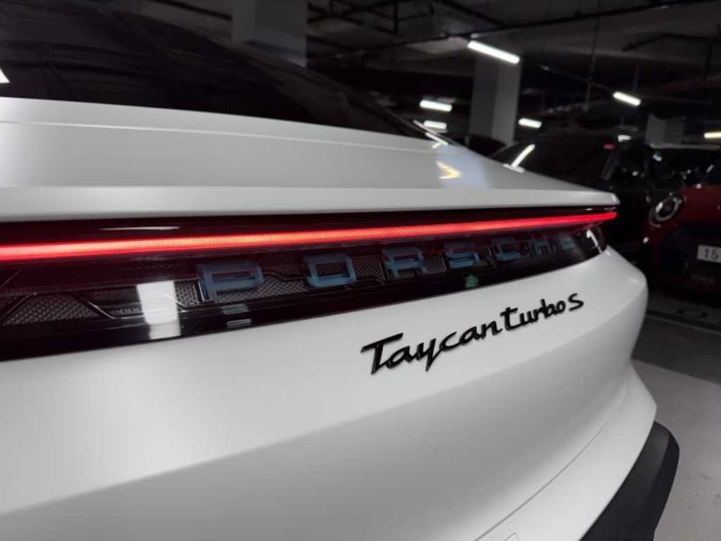 Porsche Taycan 2021 Blanco - Importación desde Corea - HF Imports Iquique - Foto 19