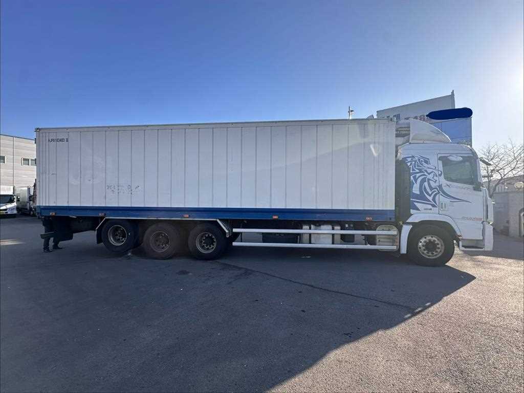 medium and large cargo truck - Vista 7