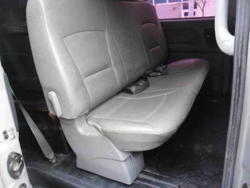 HYUNDAI Starex - Vista 10