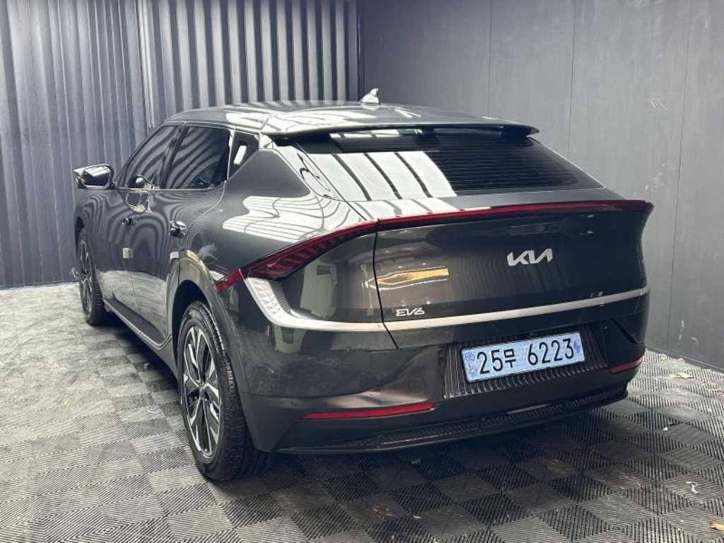KIA EV6 - Vista 4