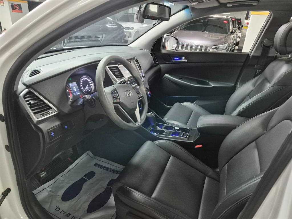 HYUNDAI Tucson - Vista 9