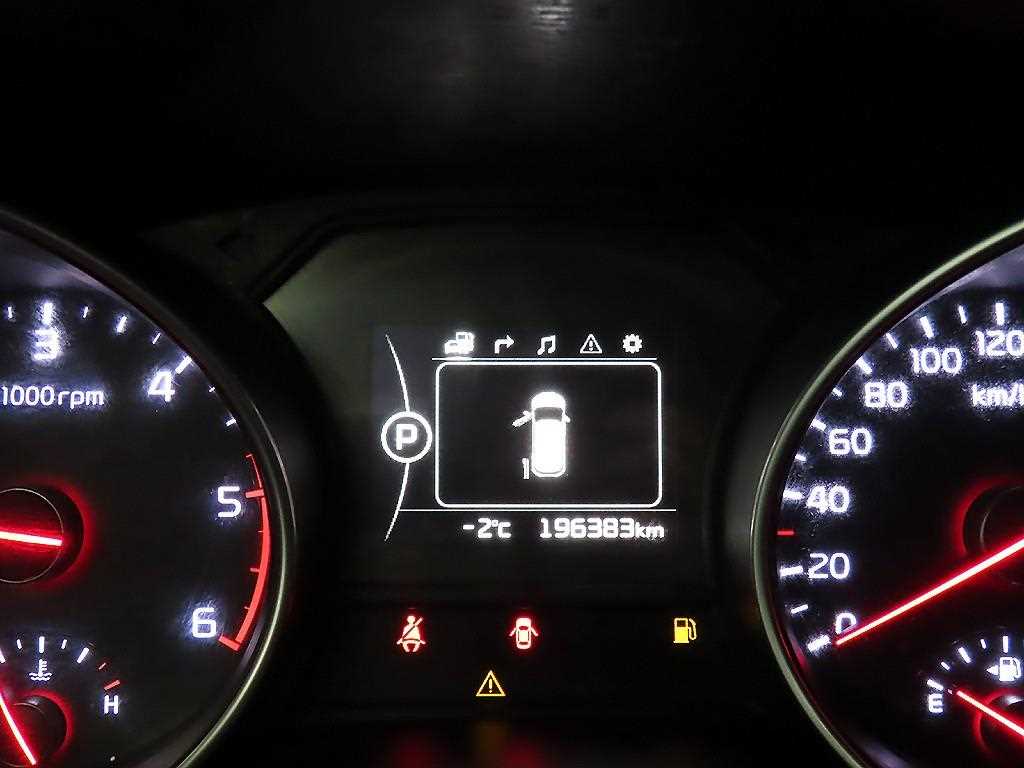 KIA Carnival - Vista 9