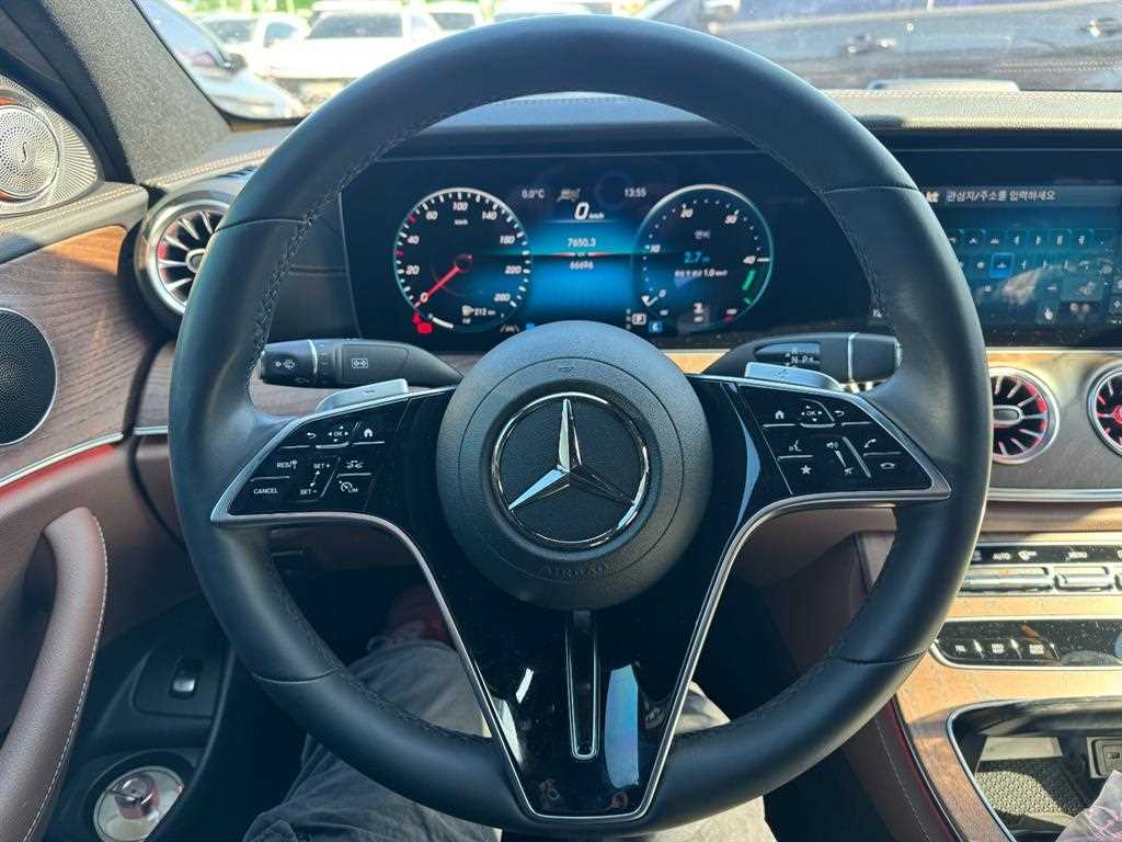 Mercedes Benz E class - Vista 7