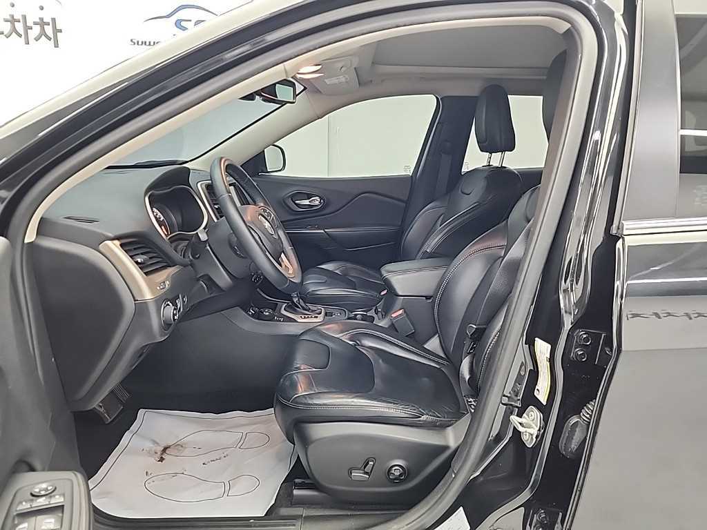 Jeep Cherokee - Vista 11