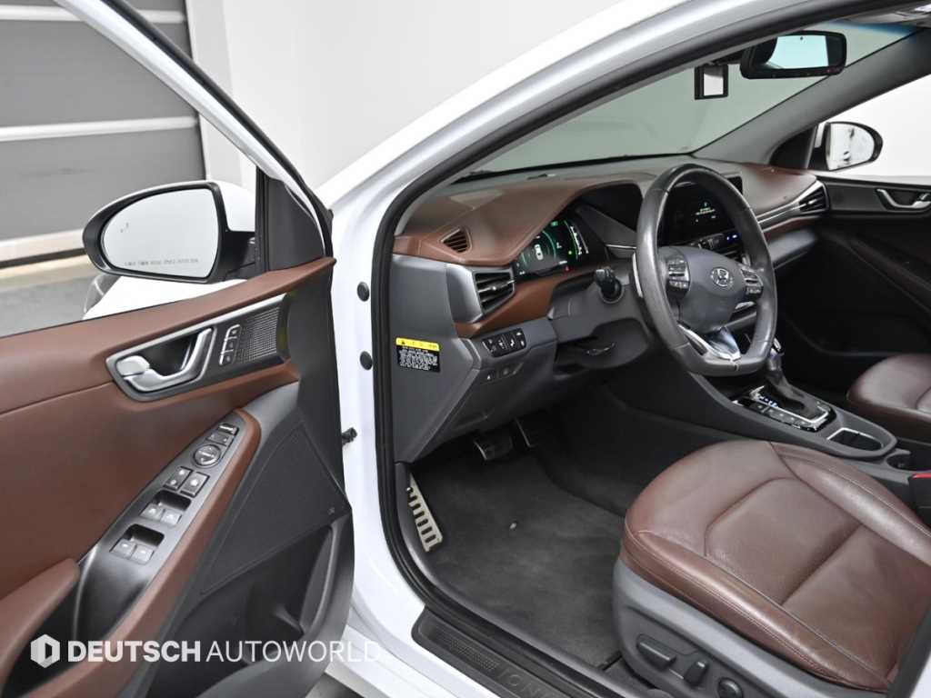 HYUNDAI Ioniq - Vista 11