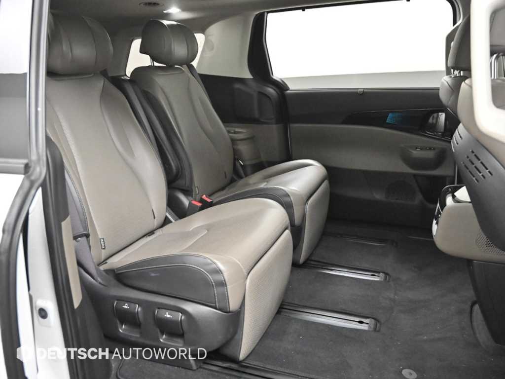 KIA Carnival - Vista 12