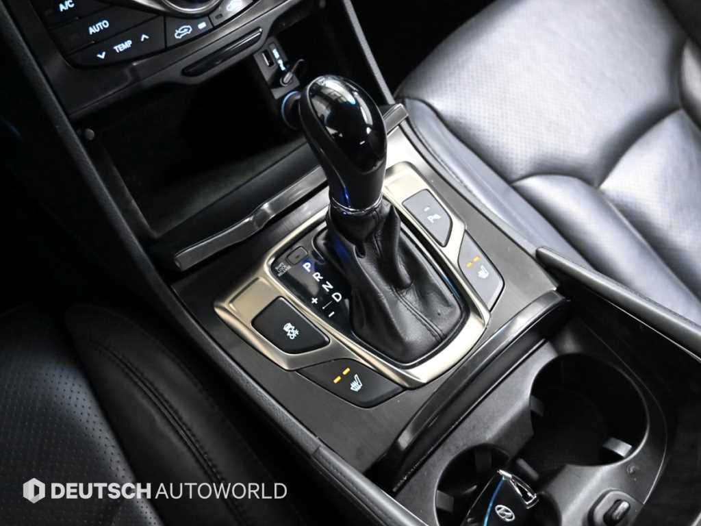 HYUNDAI Grandeur - Vista 9