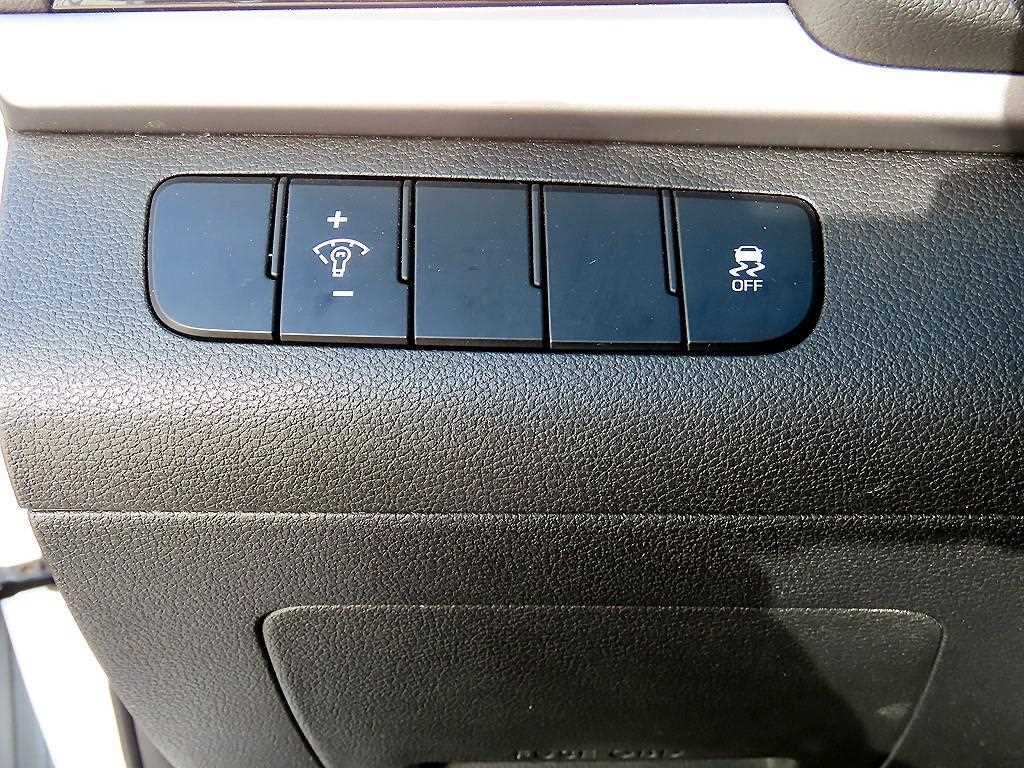 HYUNDAI Avante - Vista 12