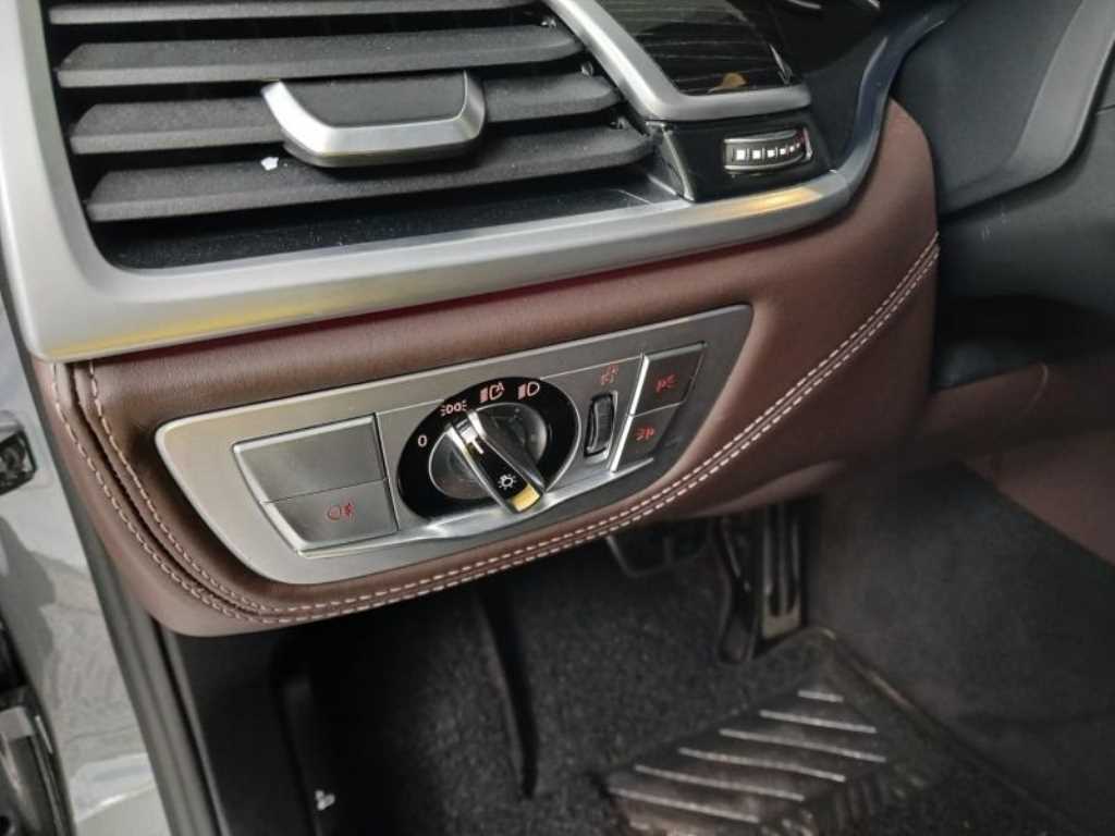 BMW 7 Series - Vista 10