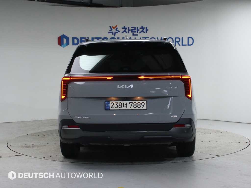 KIA Carnival - Vista 4