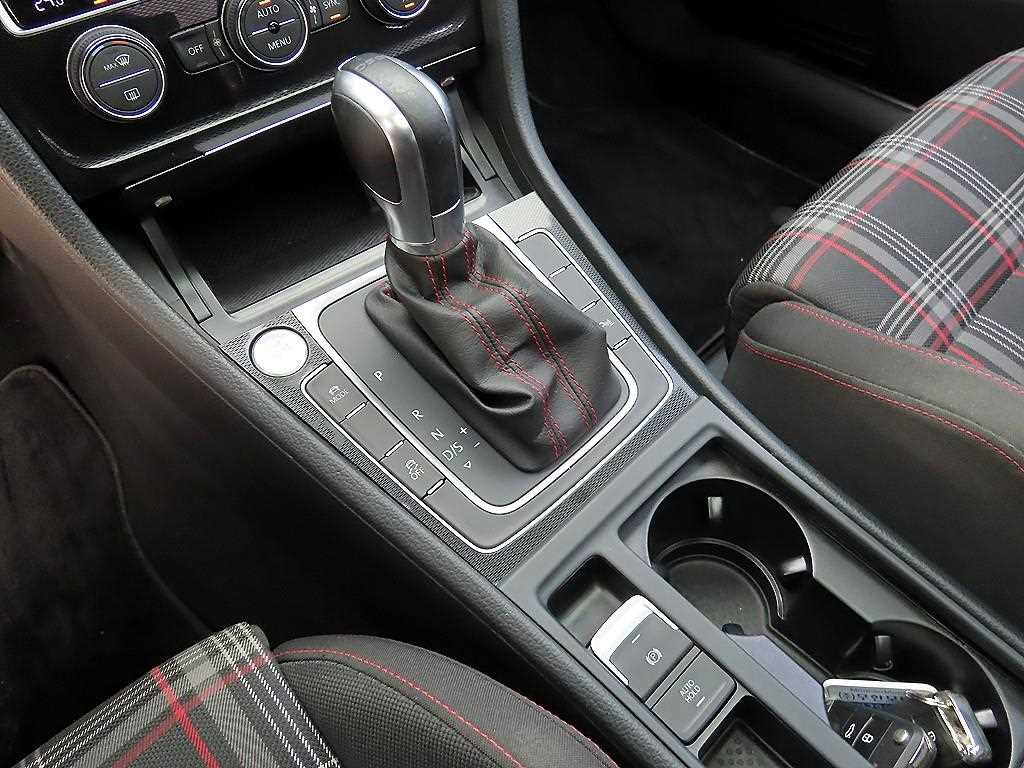 Volkswagen Golf - Vista 10