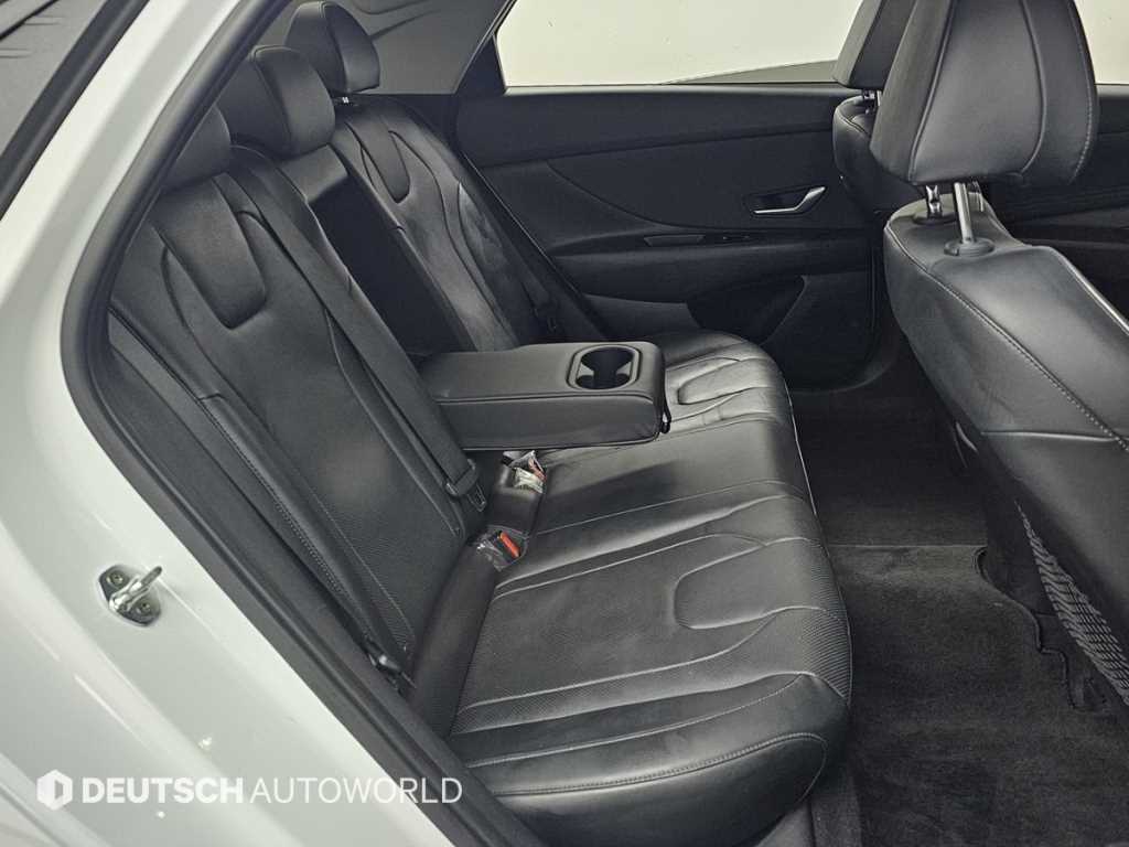 HYUNDAI Avante - Vista 12