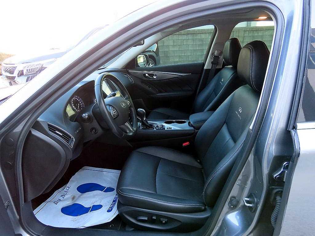 Infiniti Q - Vista 5