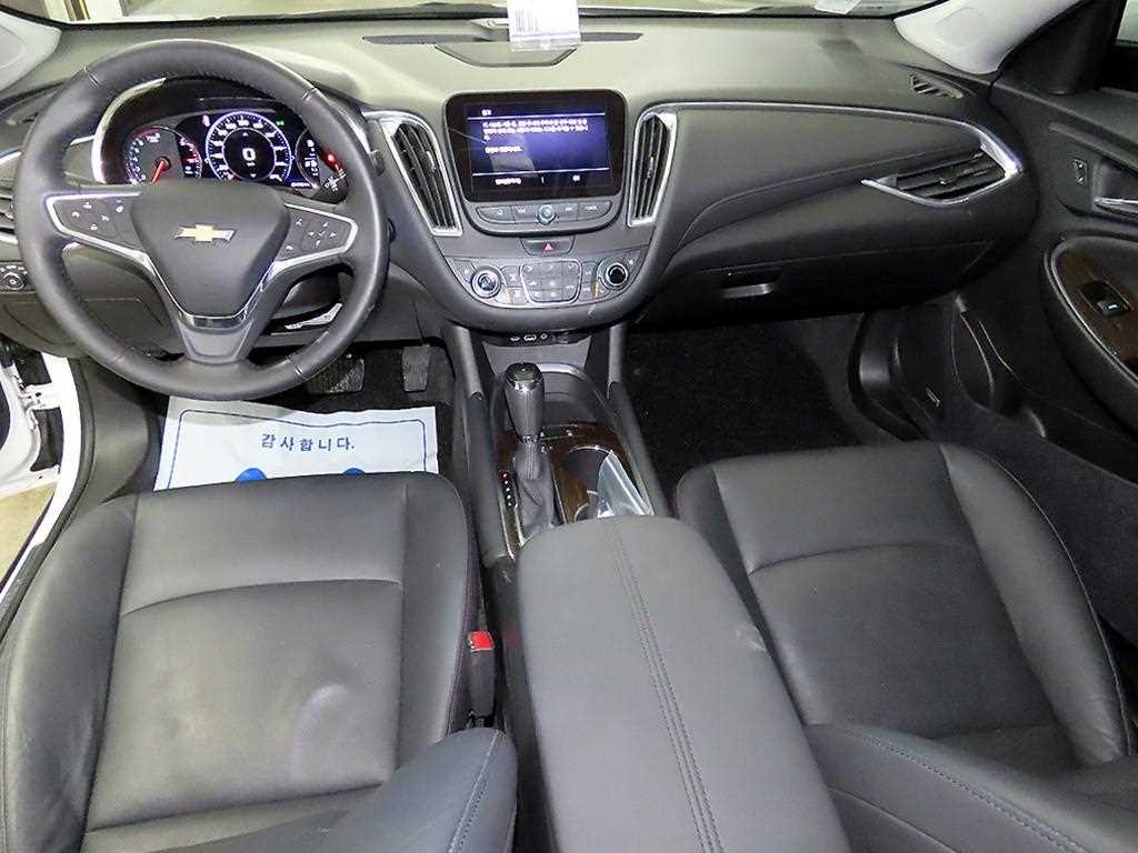 Chevrolet Malibu - Vista 10