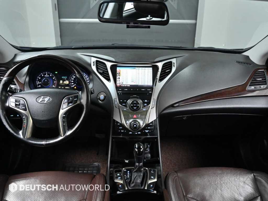 HYUNDAI Grandeur - Vista 7