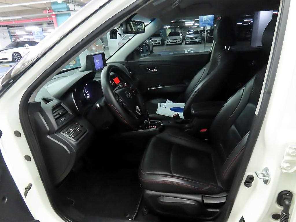 Ssangyong Tivoli - Vista 6