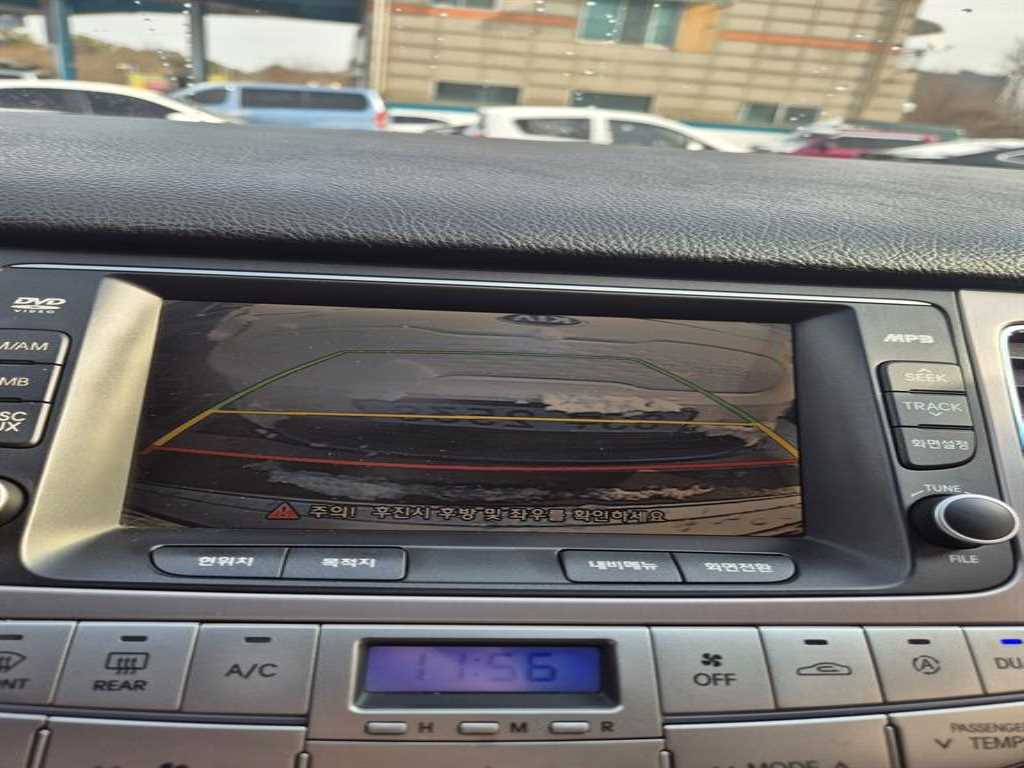 HYUNDAI Genesis - Vista 12