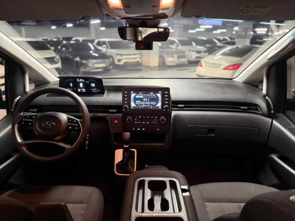 HYUNDAI Staria - Vista 7