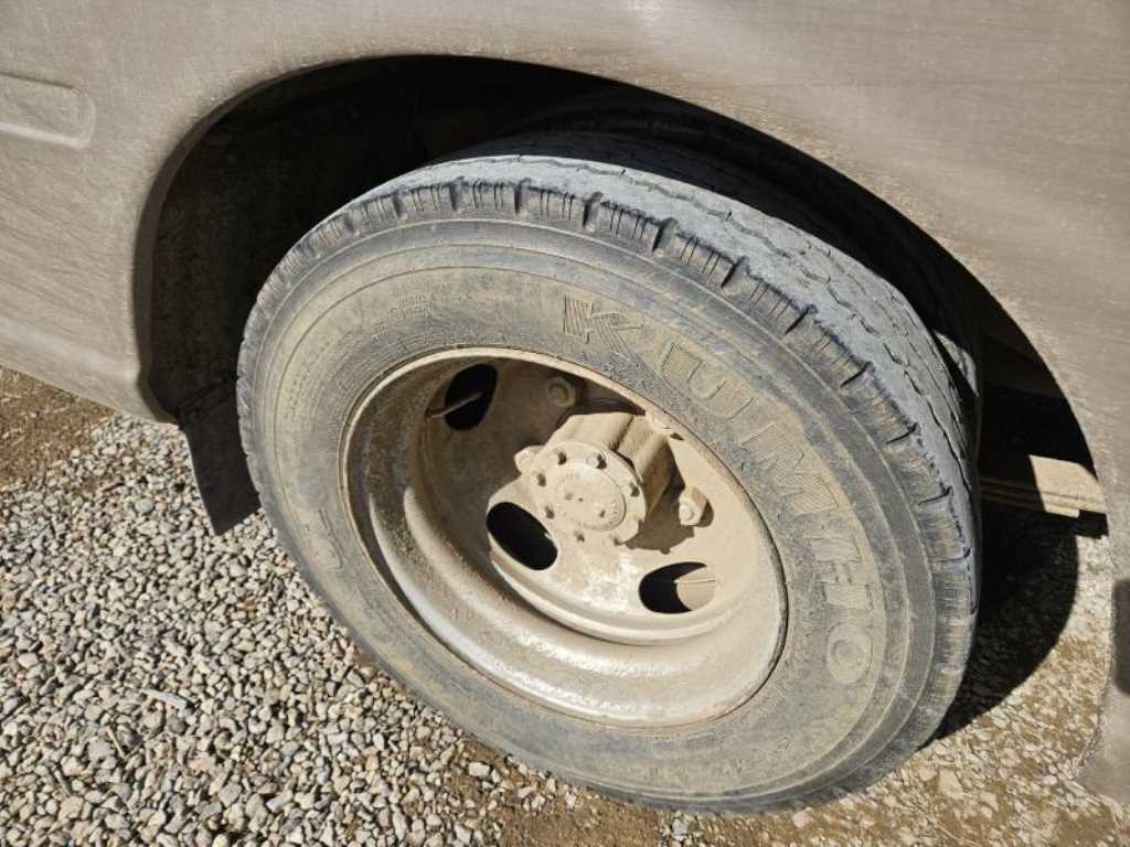 medium and large bus Hyundai bus - Vista 8