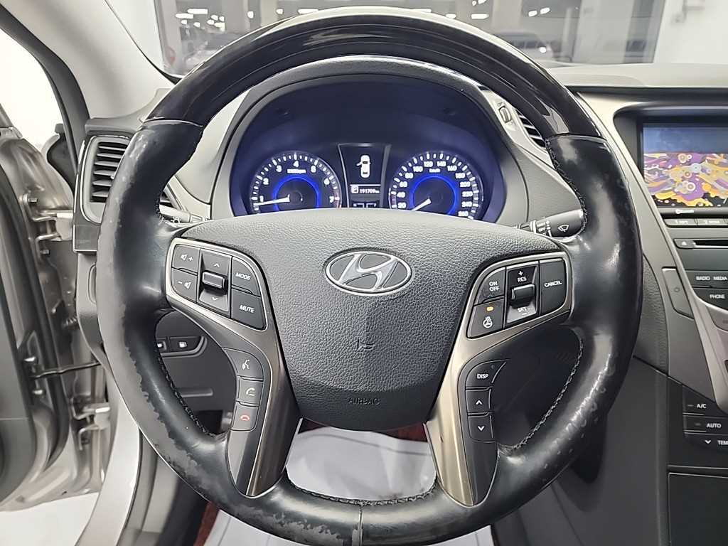 HYUNDAI Grandeur - Vista 9