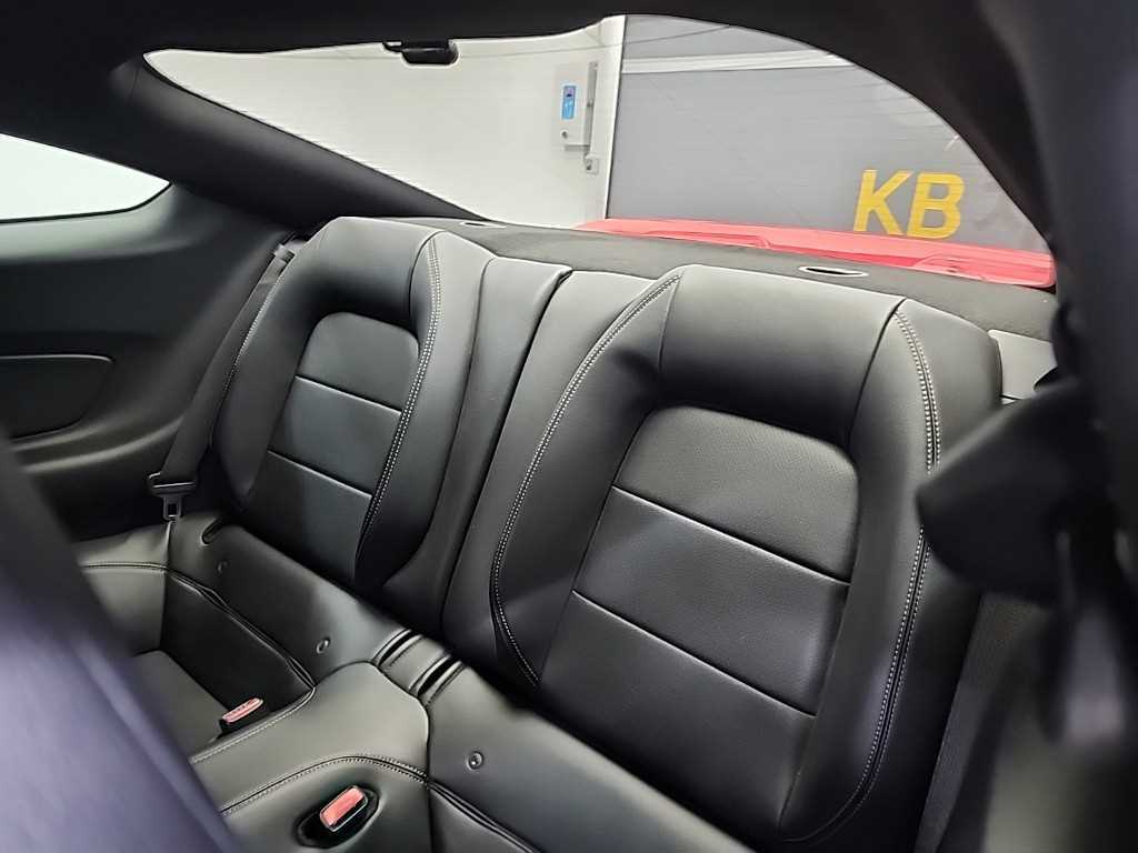 Ford Mustang - Vista 12