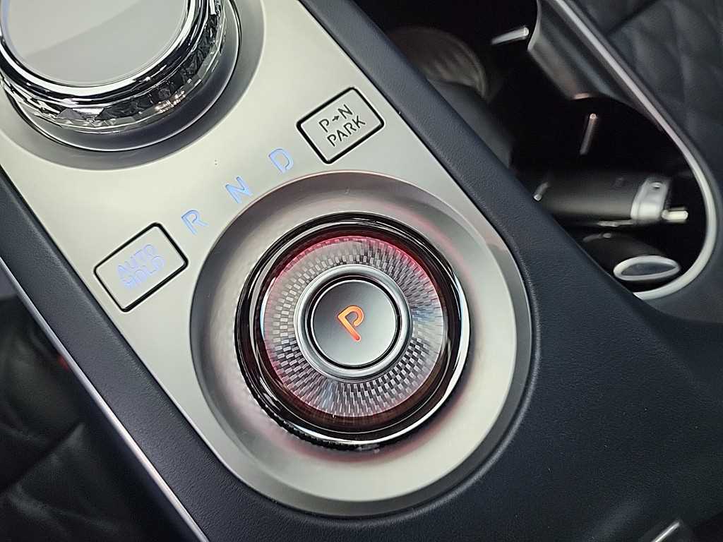 Genesis GV70 - Vista 8