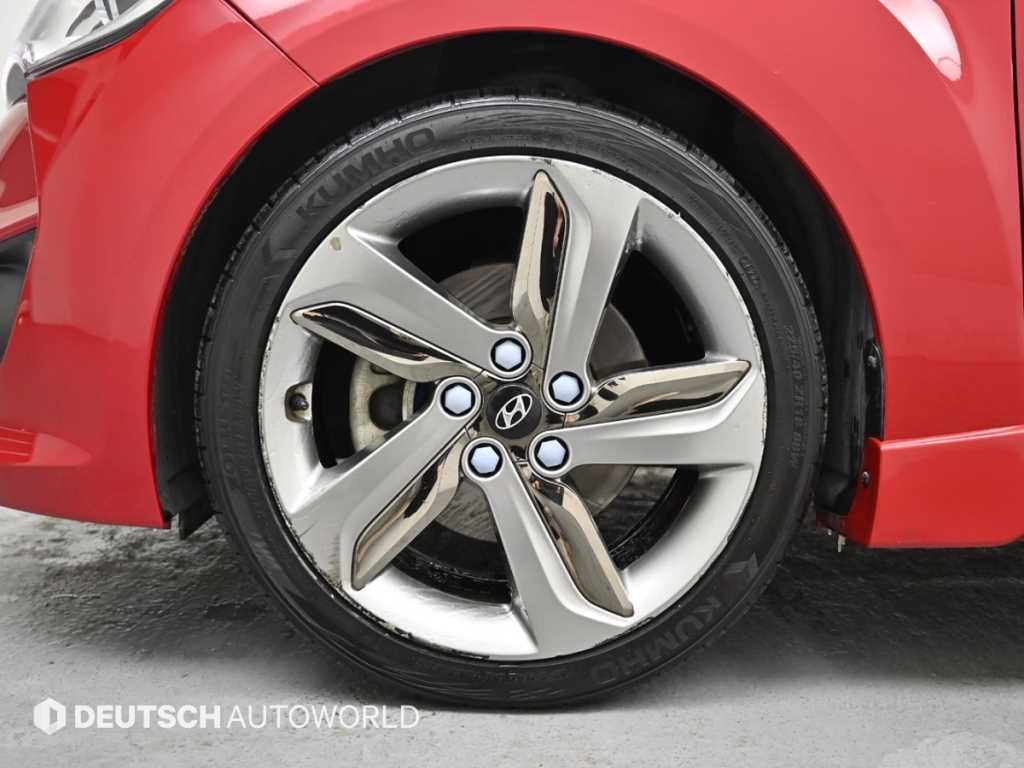 HYUNDAI Veloster - Vista 5