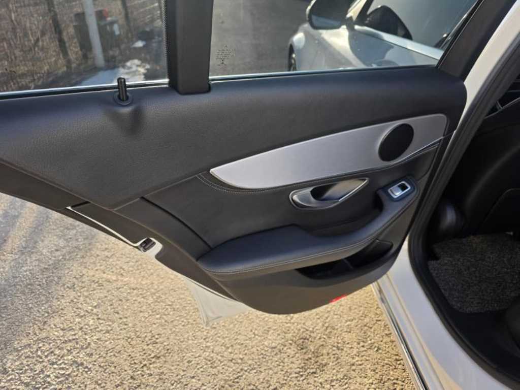 Mercedes Benz C Class - Vista 6