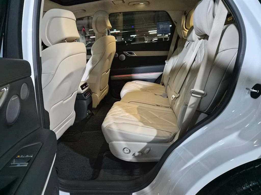 Genesis GV80 - Vista 7