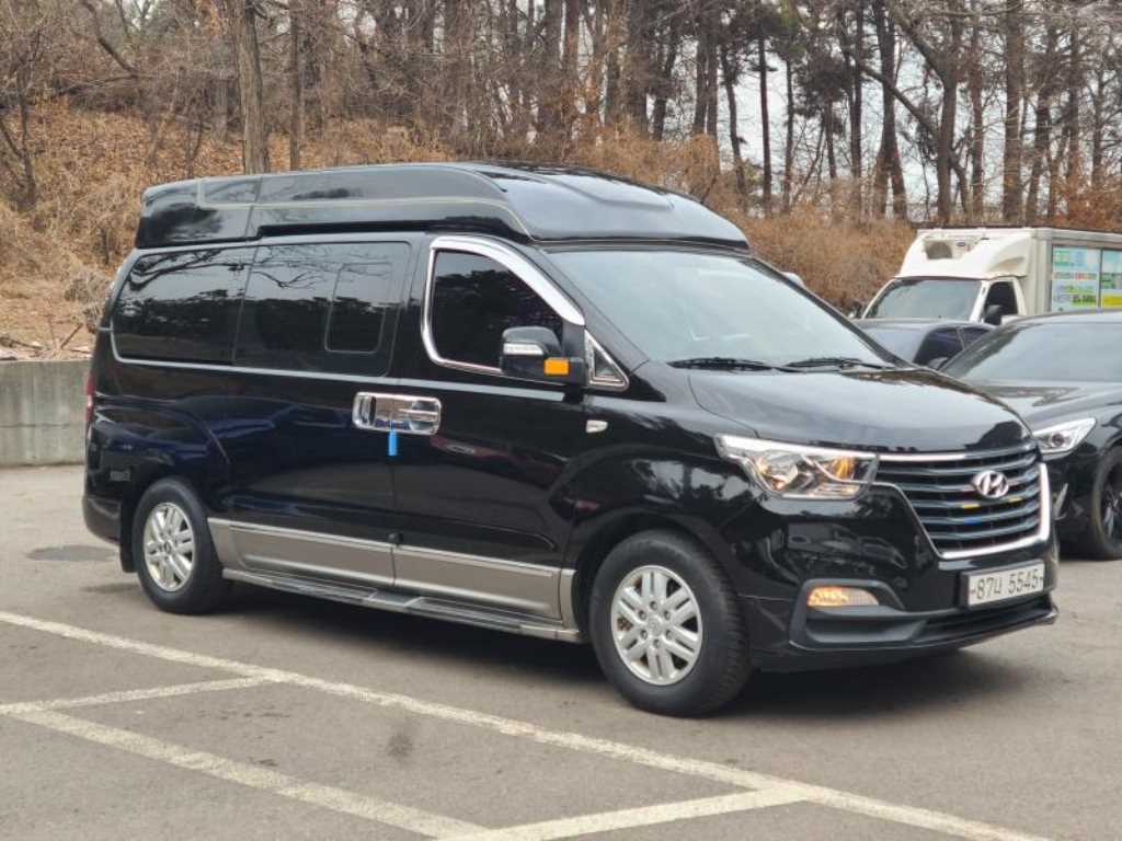 HYUNDAI Starex - Vista 7