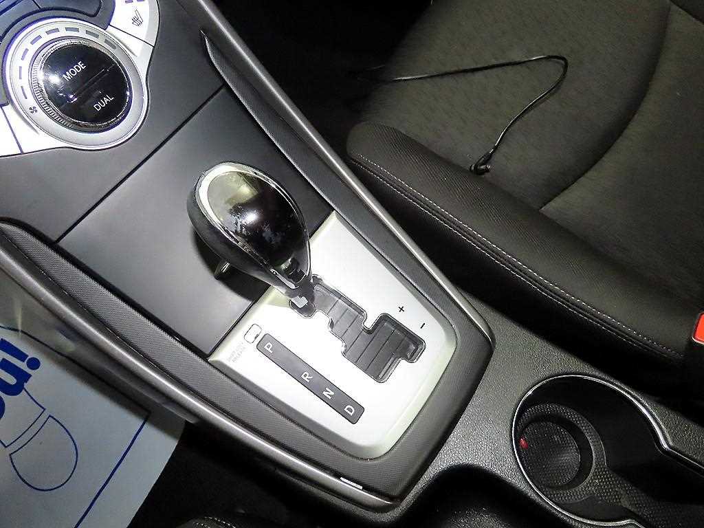 HYUNDAI Avante - Vista 12