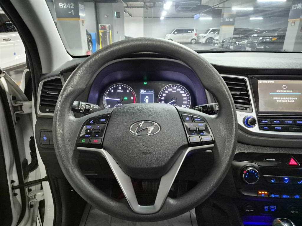 HYUNDAI Tucson - Vista 7