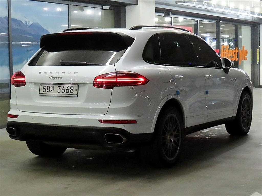 Porsche Cayenne - Vista 4