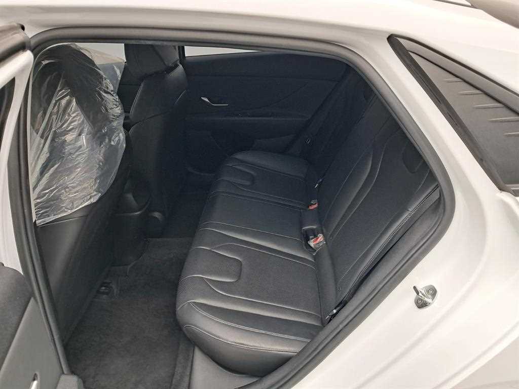 HYUNDAI Avante - Vista 12