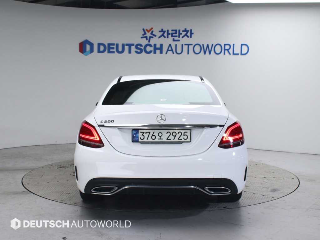 Mercedes Benz C Class - Vista 4